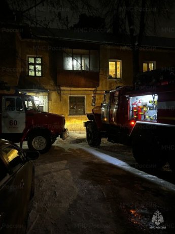 Пять пожаров в многоквартирных домах произошли за сутки в регионе. Один из них стал следствием детской шалости