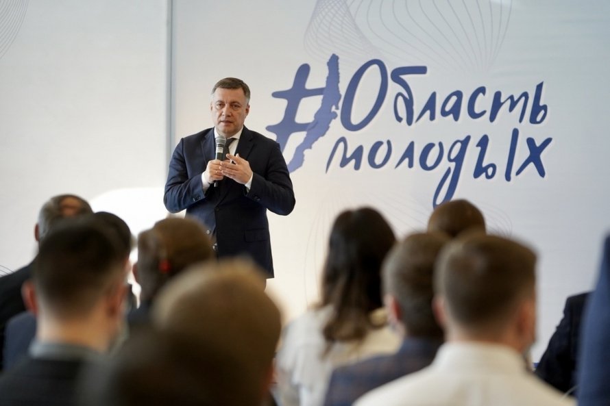 Игорь Кобзев подписал Указ о премиях Губернатора Иркутской области в сфере молодежной политики в 2022 году